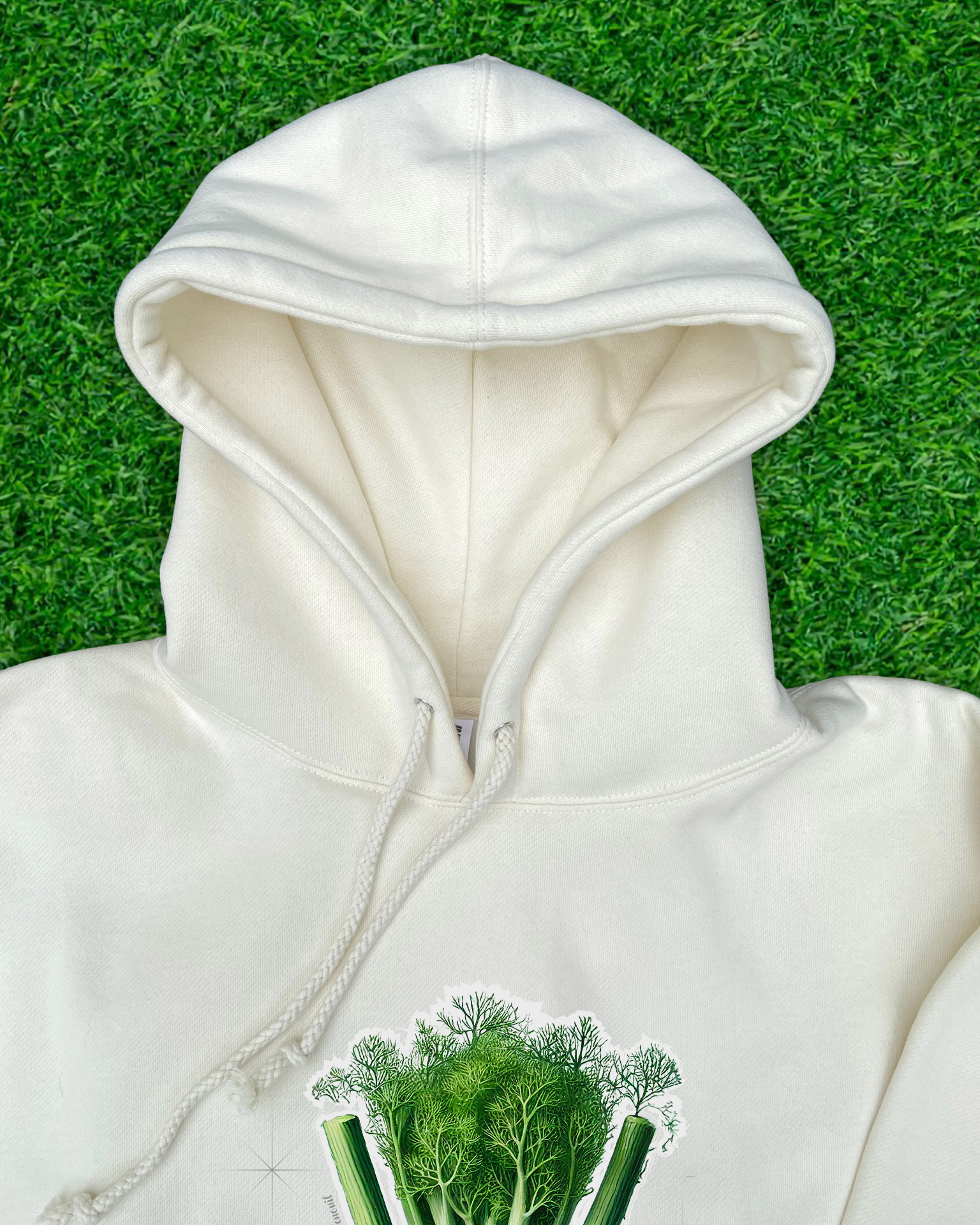Hoodie de qualité supérieure « Les forces naturelles » — couleur blanc crème — étampe Fenouil —  capuchon